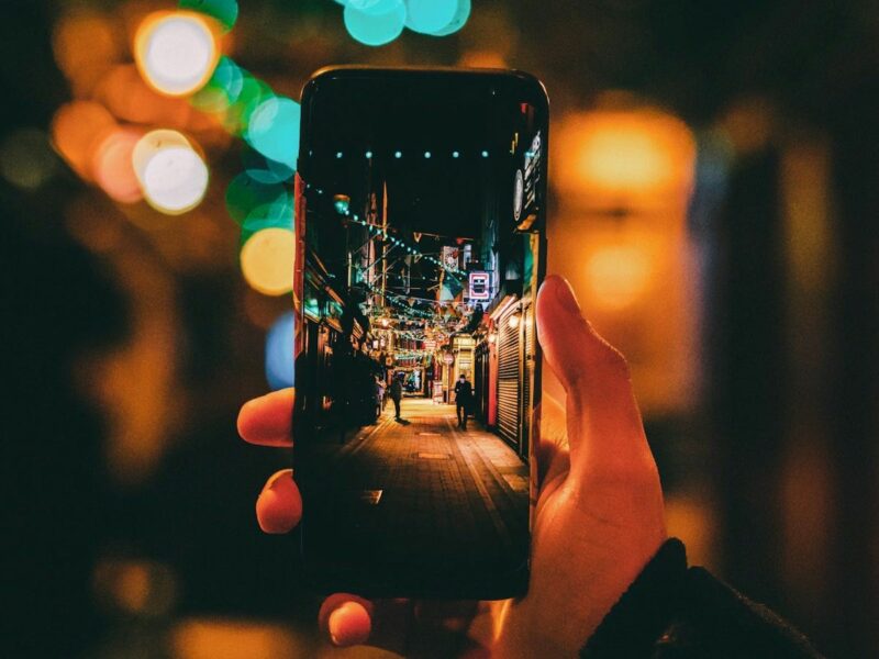 ¡Protege tu información! Seis robos de celulares por hora.